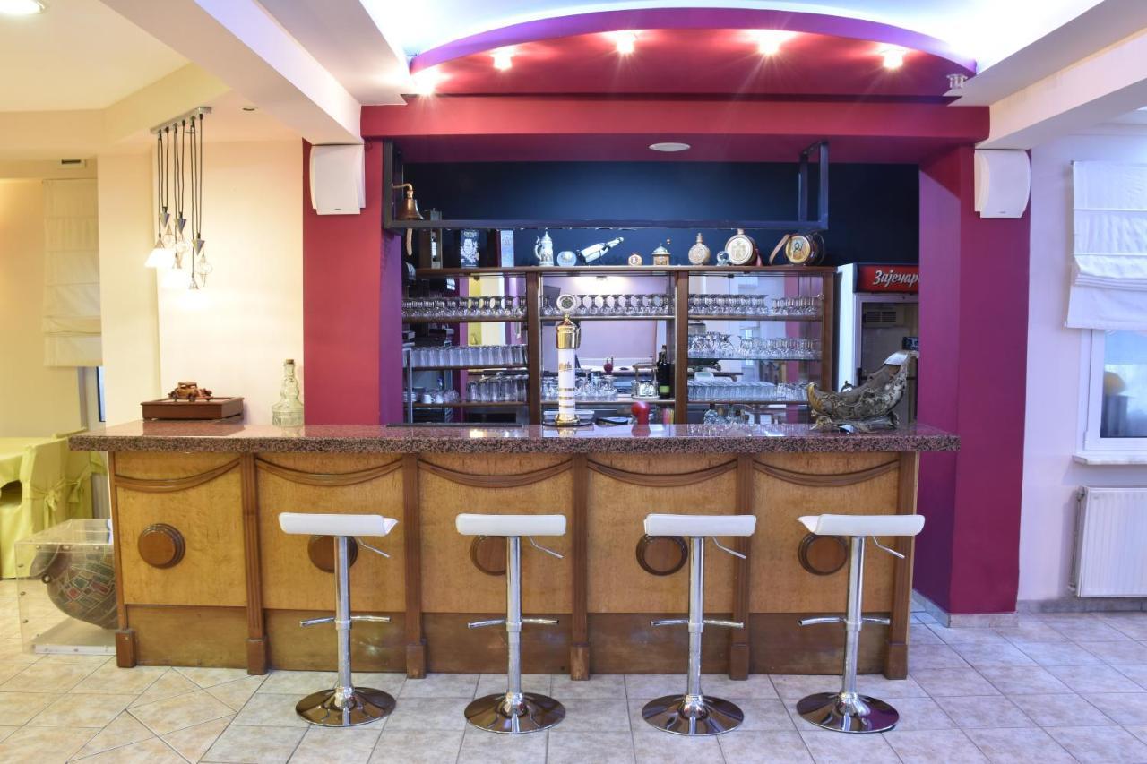 Hotel Erato Paralía 외부 사진